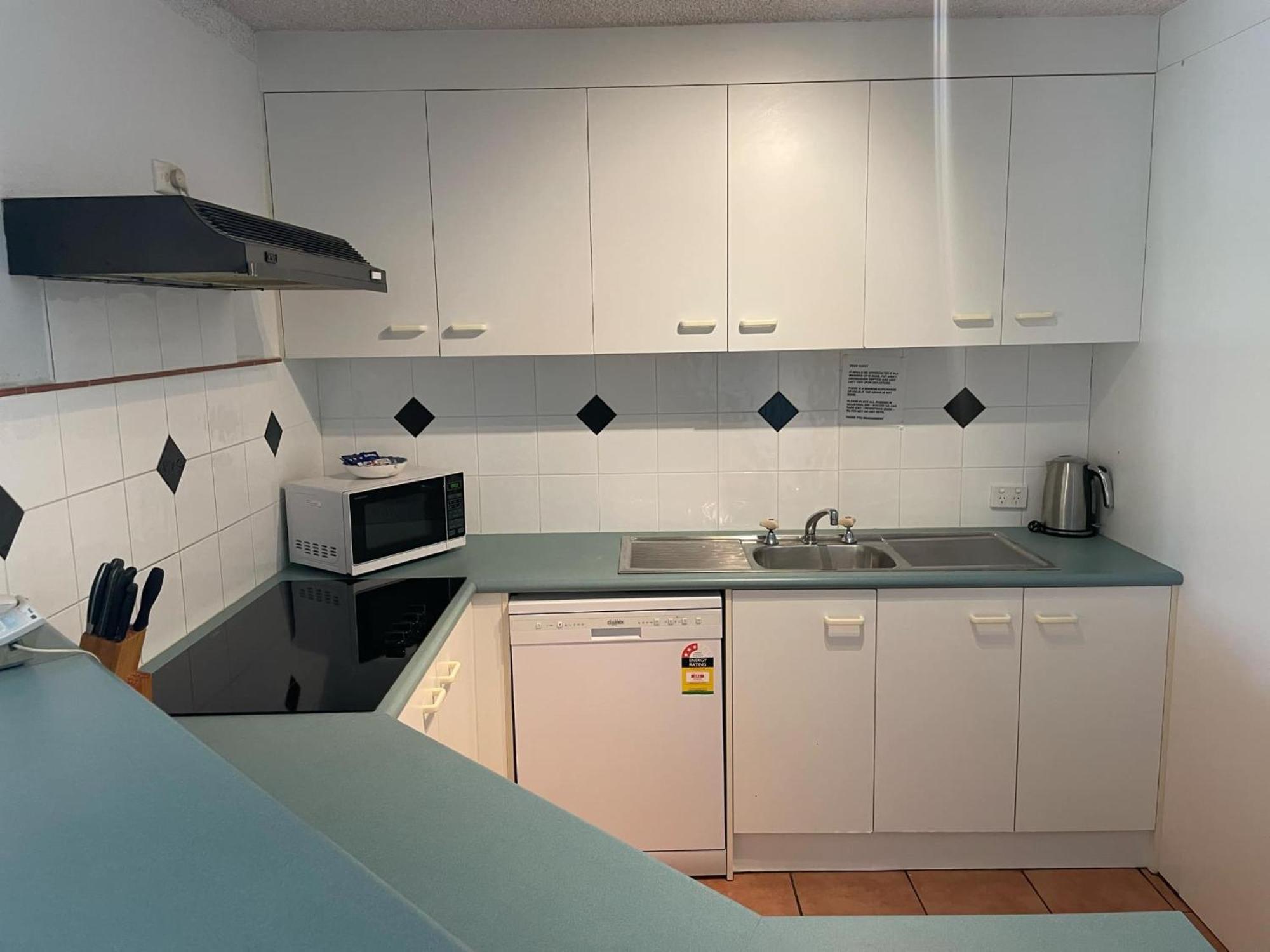 Placid Waters Holiday Apartments Bongaree Экстерьер фото